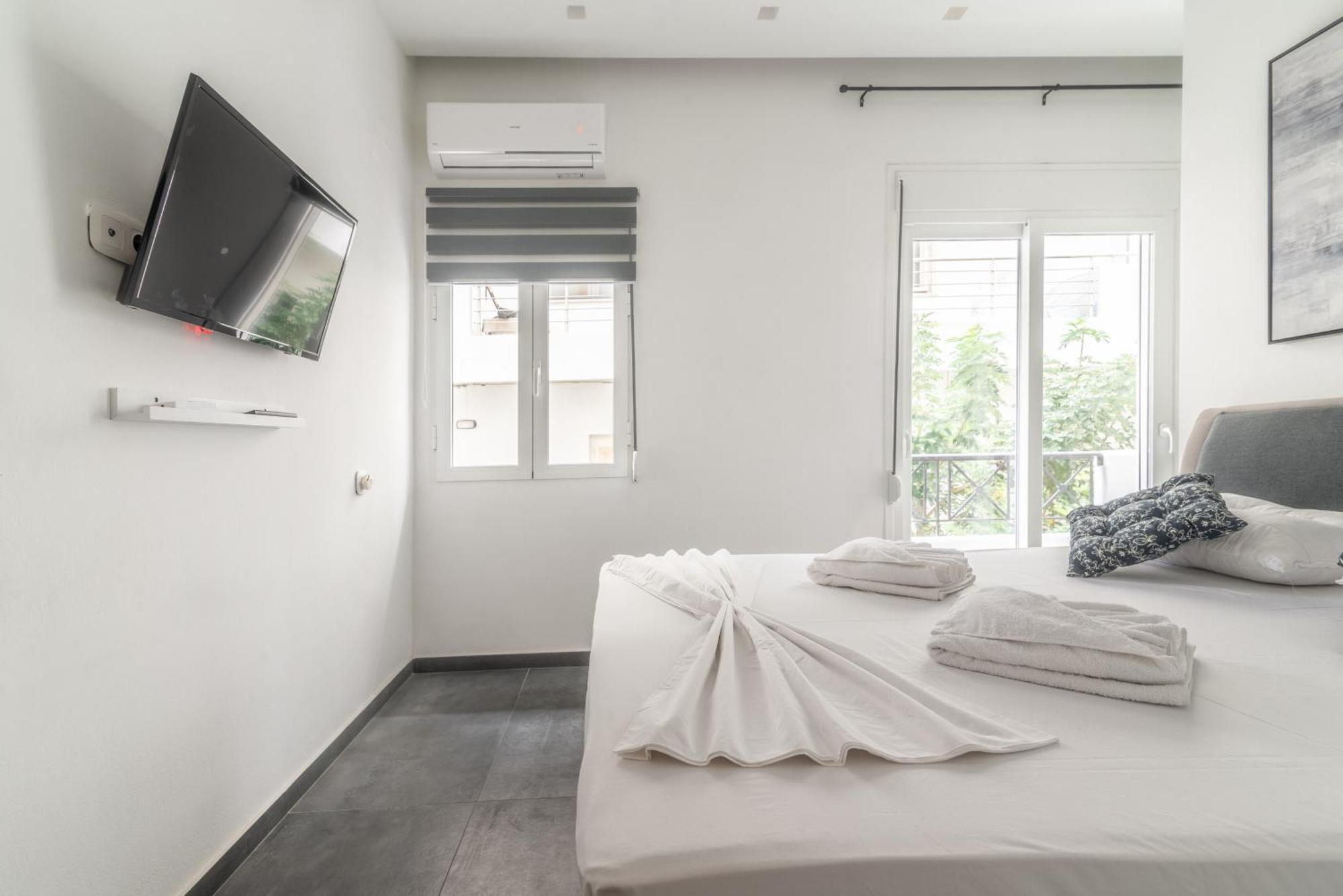 Misty Grey Apartment Near City Centre Heraklion  Ngoại thất bức ảnh