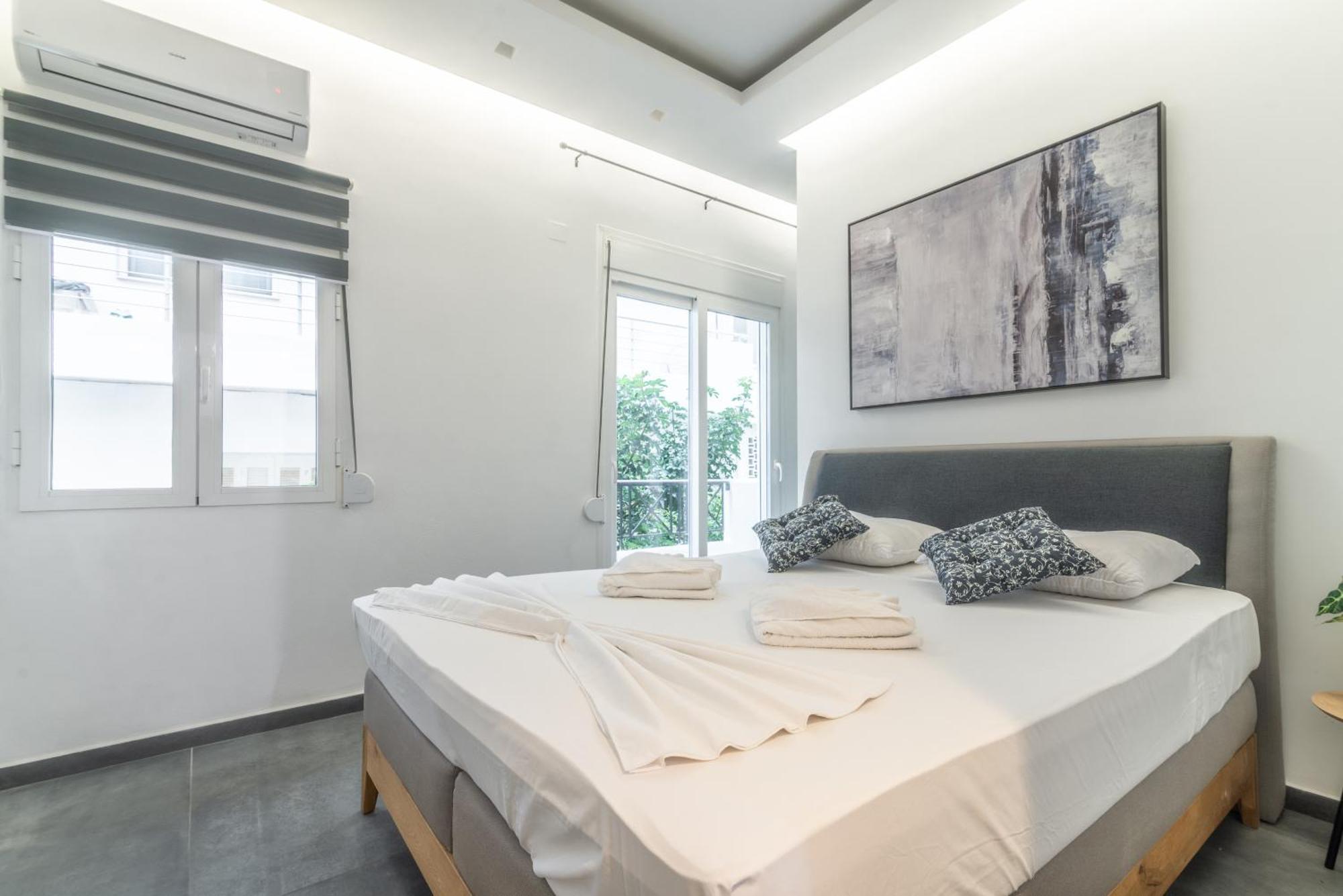 Misty Grey Apartment Near City Centre Heraklion  Ngoại thất bức ảnh